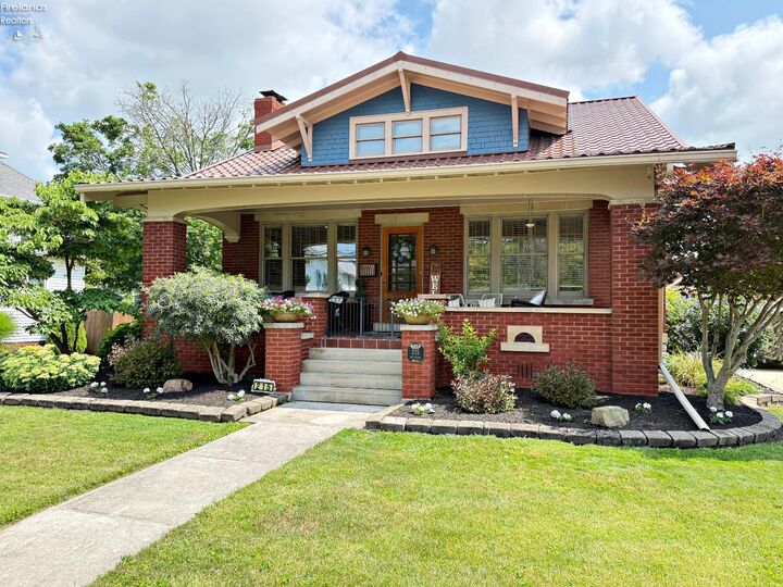 Property Photo:  215 Melmore Street  OH 44883 
