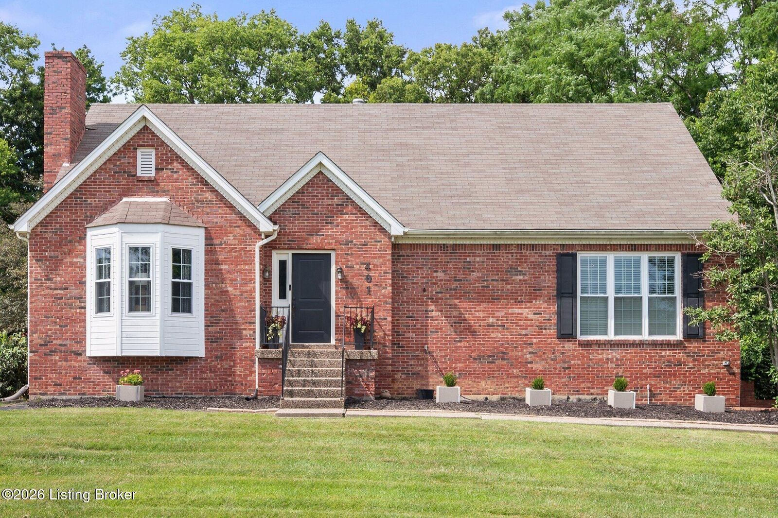 Property Photo: 401 Seneca Rd KY 40065