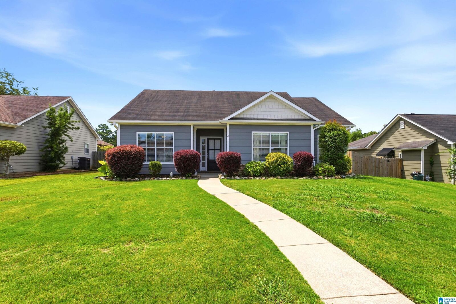 Property Photo:  211 Saratoga Lane  AL 35040 