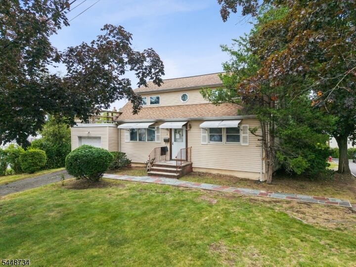 Property Photo: 7 E Side Ave NJ 07088
