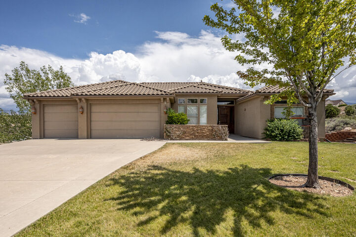Property Photo: 1387 S Hillcrest Dr UT 84720