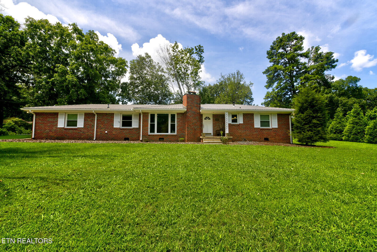 Property Photo: 112 S Hummingbird Lane TN 37055