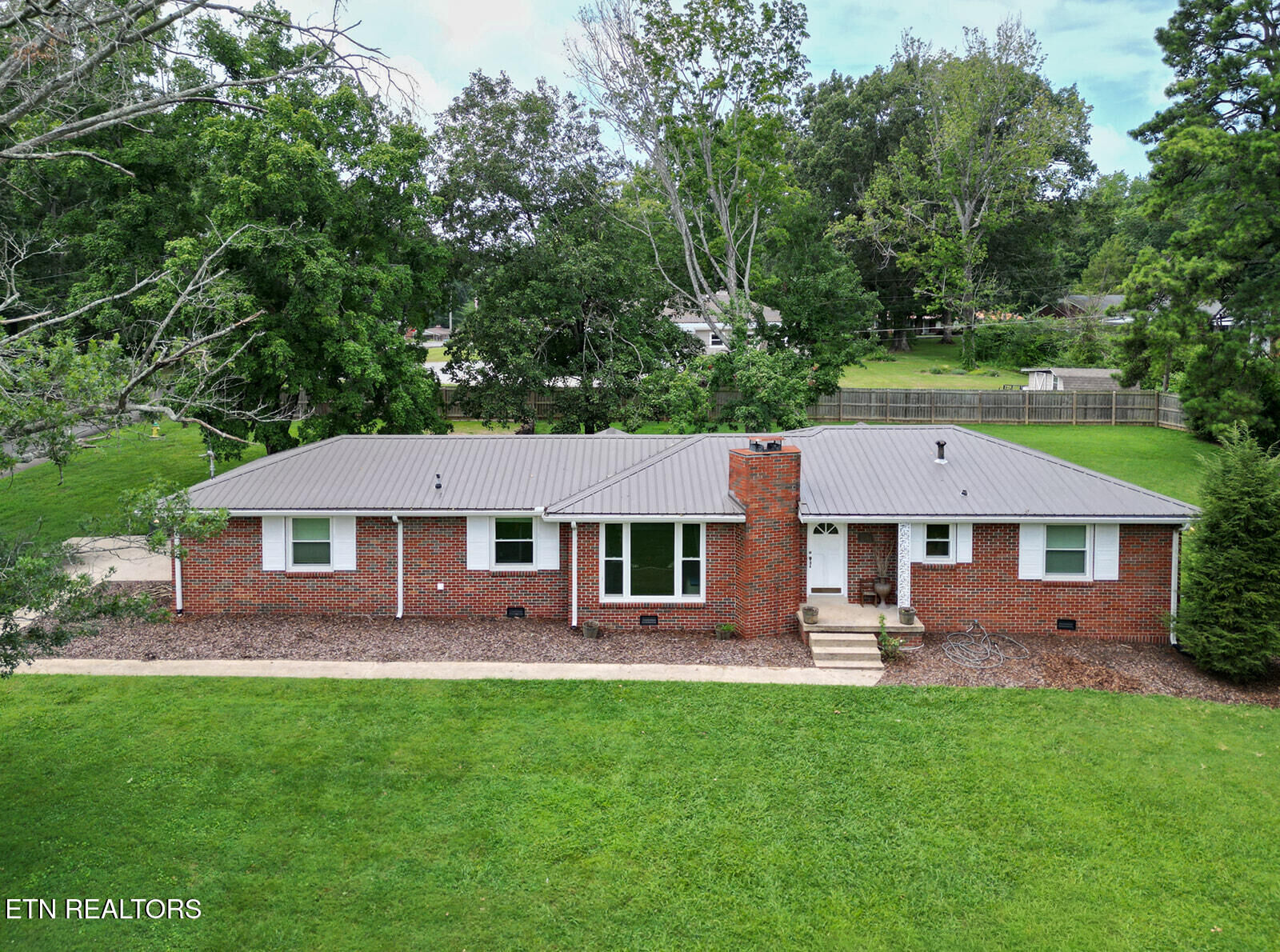 Property Photo:  112 S Hummingbird Lane  TN 37055 
