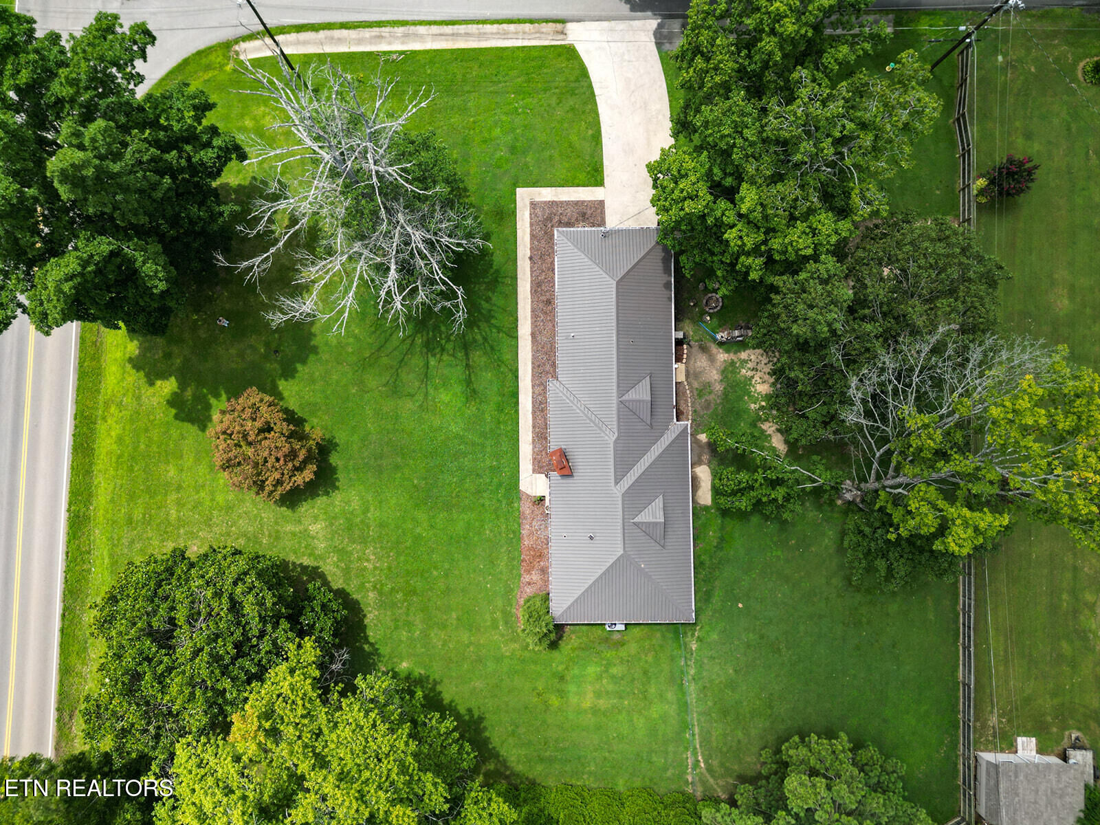 Property Photo:  112 S Hummingbird Lane  TN 37055 