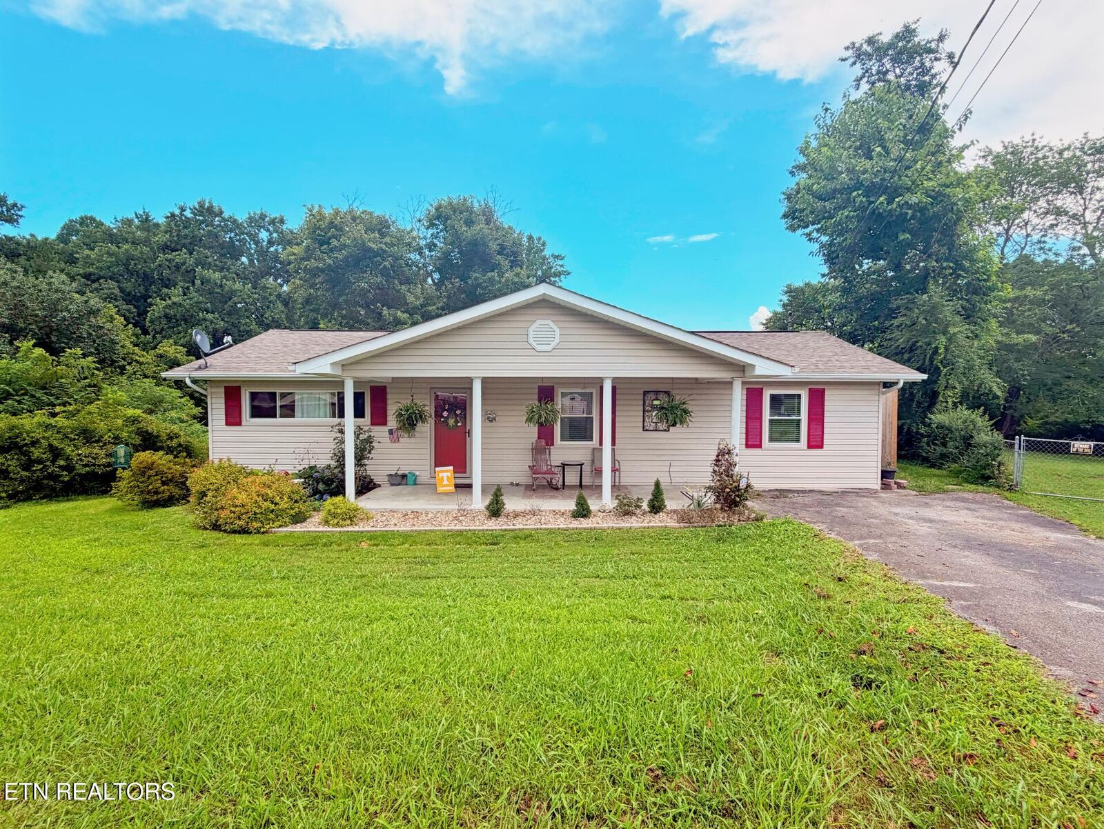 Property Photo:  126 Spain Circle  TN 37748 