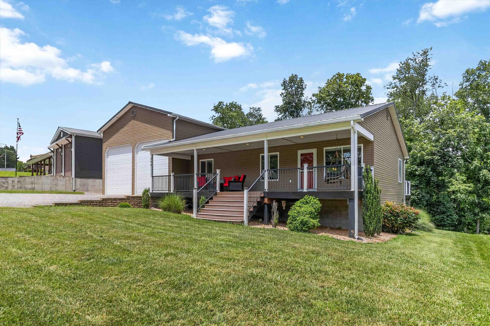 Property Photo: 209 Indian Hills Drive KY 42642