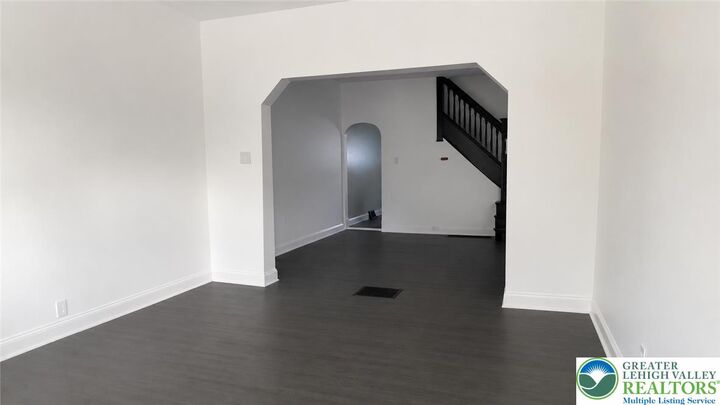 Property Photo:  622 Locust  PA 18018 