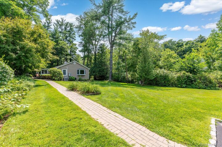 Property Photo:  12 Lakeview Drive  NY 10598 