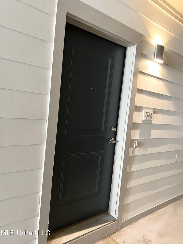 Property Photo:  2501 Bienville Boulevard  MS 39564 