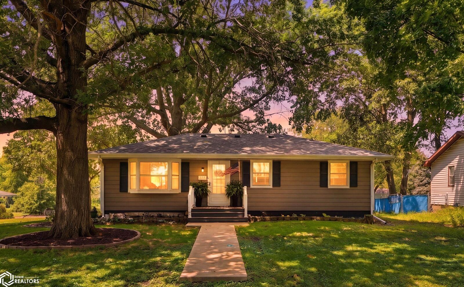 Property Photo:  519 S 2nd Avenue  IA 52623 
