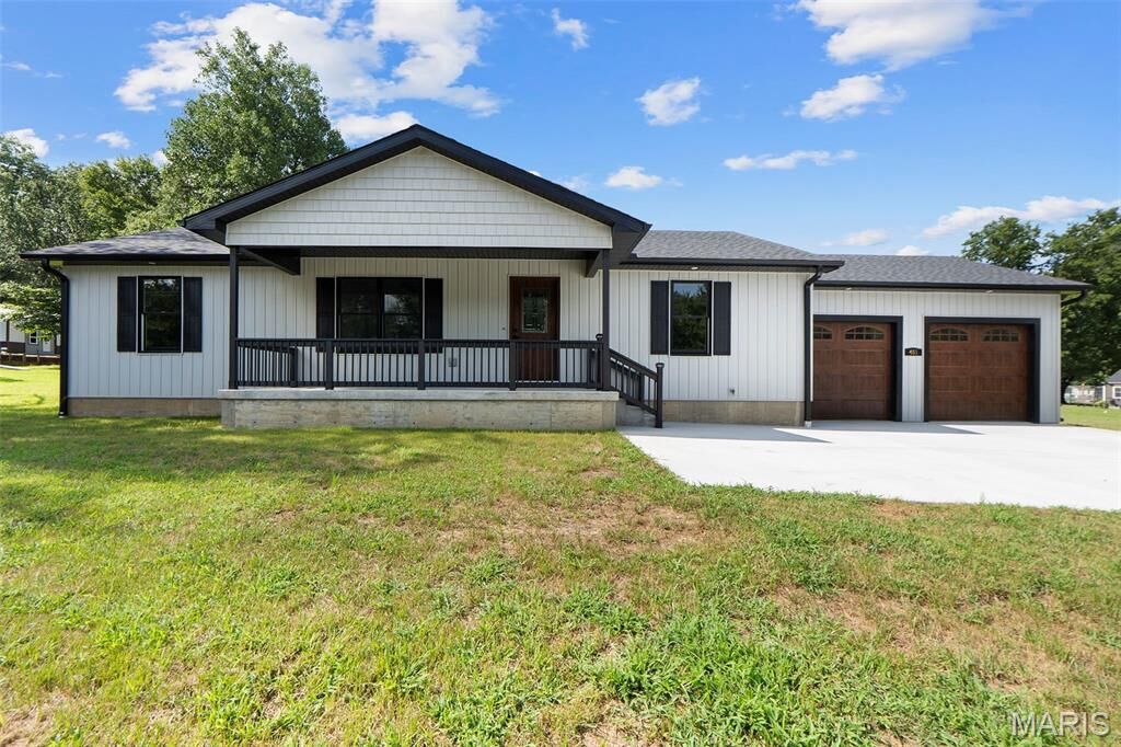 Property Photo: 451 E North Street MO 63736