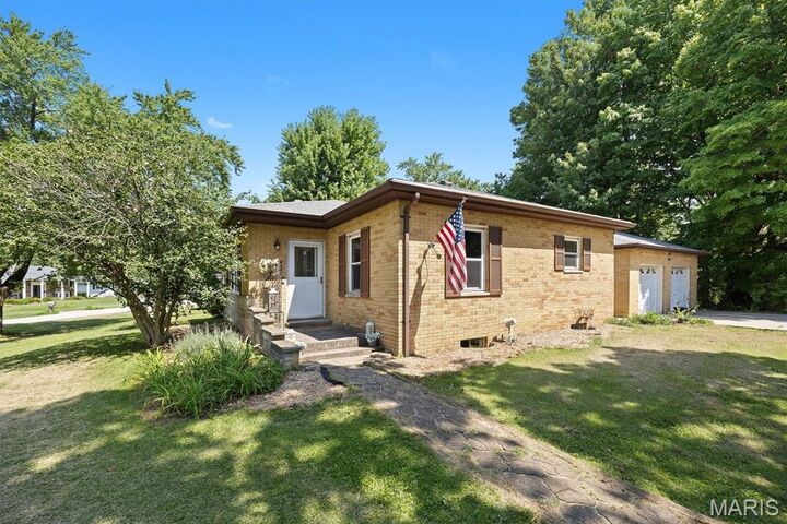 Property Photo: 9 Lou Juan Drive IL 62034