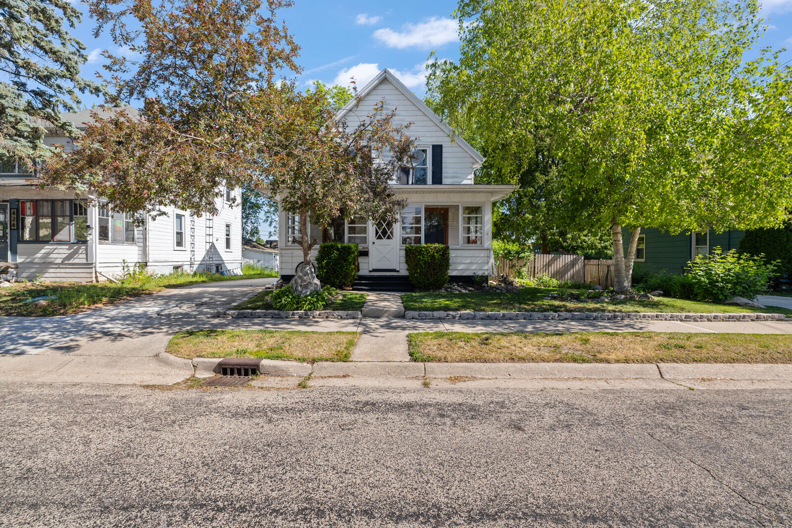 Property Photo:  432 Pleasant Ave  WI 53027 