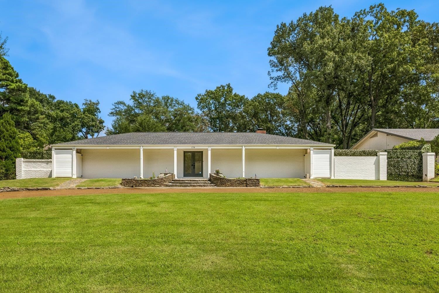 Property Photo: 178 S Grove Park Rd TN 38117