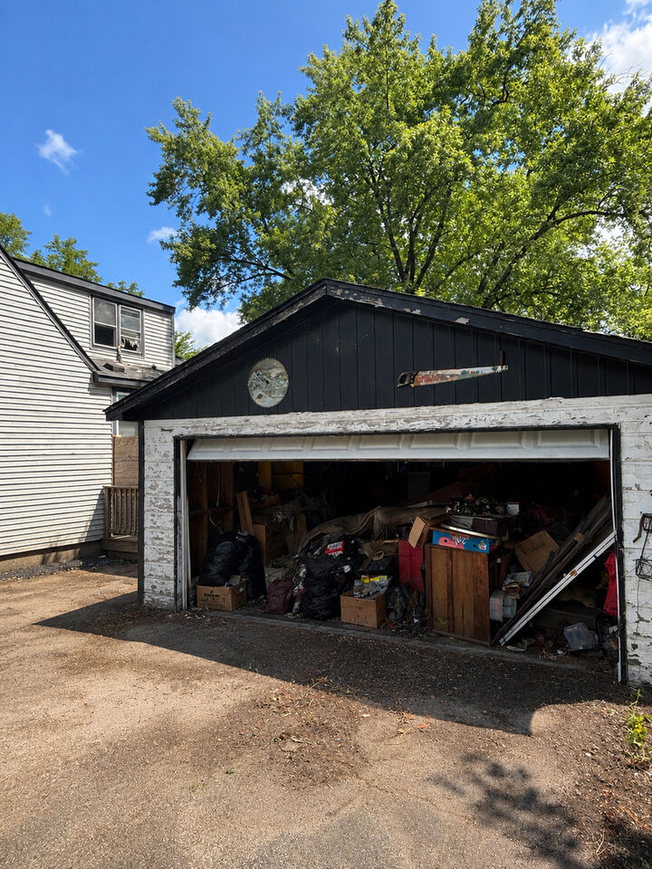 Property Photo:  1111 Idlewild Drive  IL 60073 