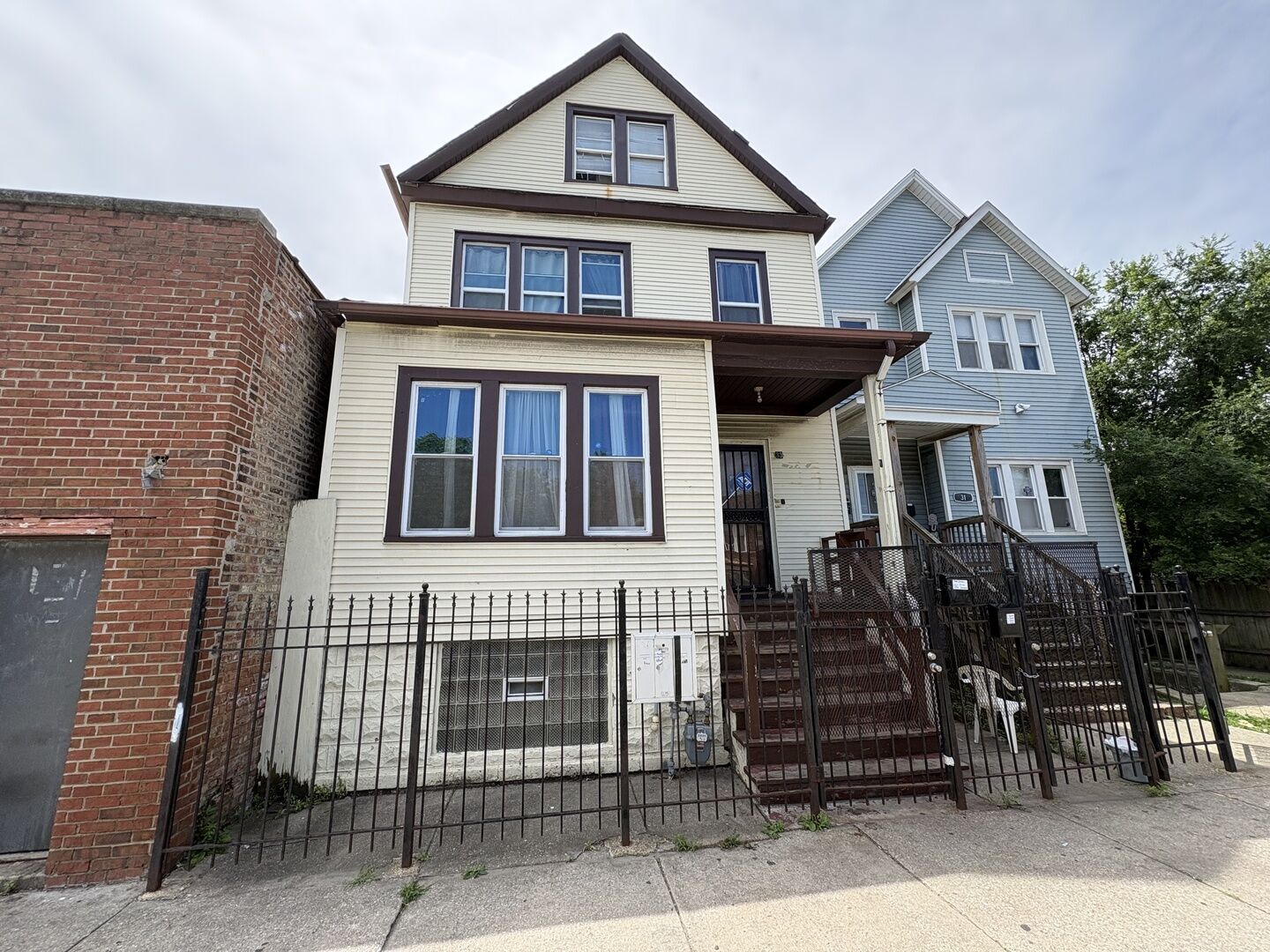 Property Photo:  33 E 119th Street  IL 60628 