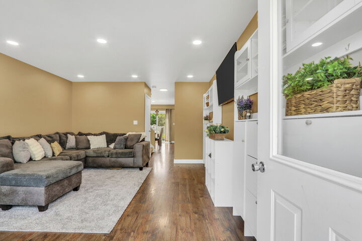 Property Photo:  492 Donin Drive  IL 60002 