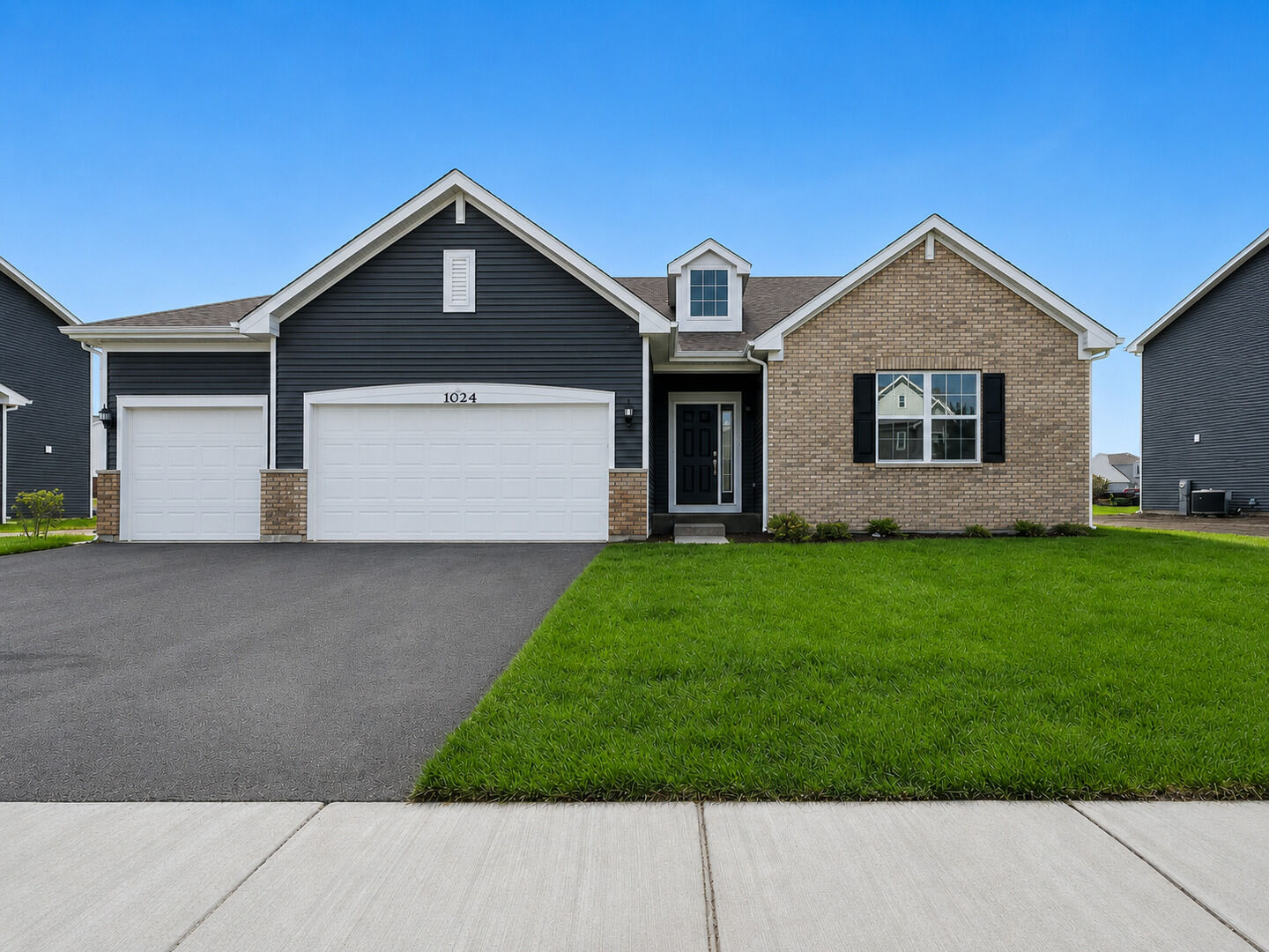 Property Photo:  1024 Nottingham Road  IL 60178 