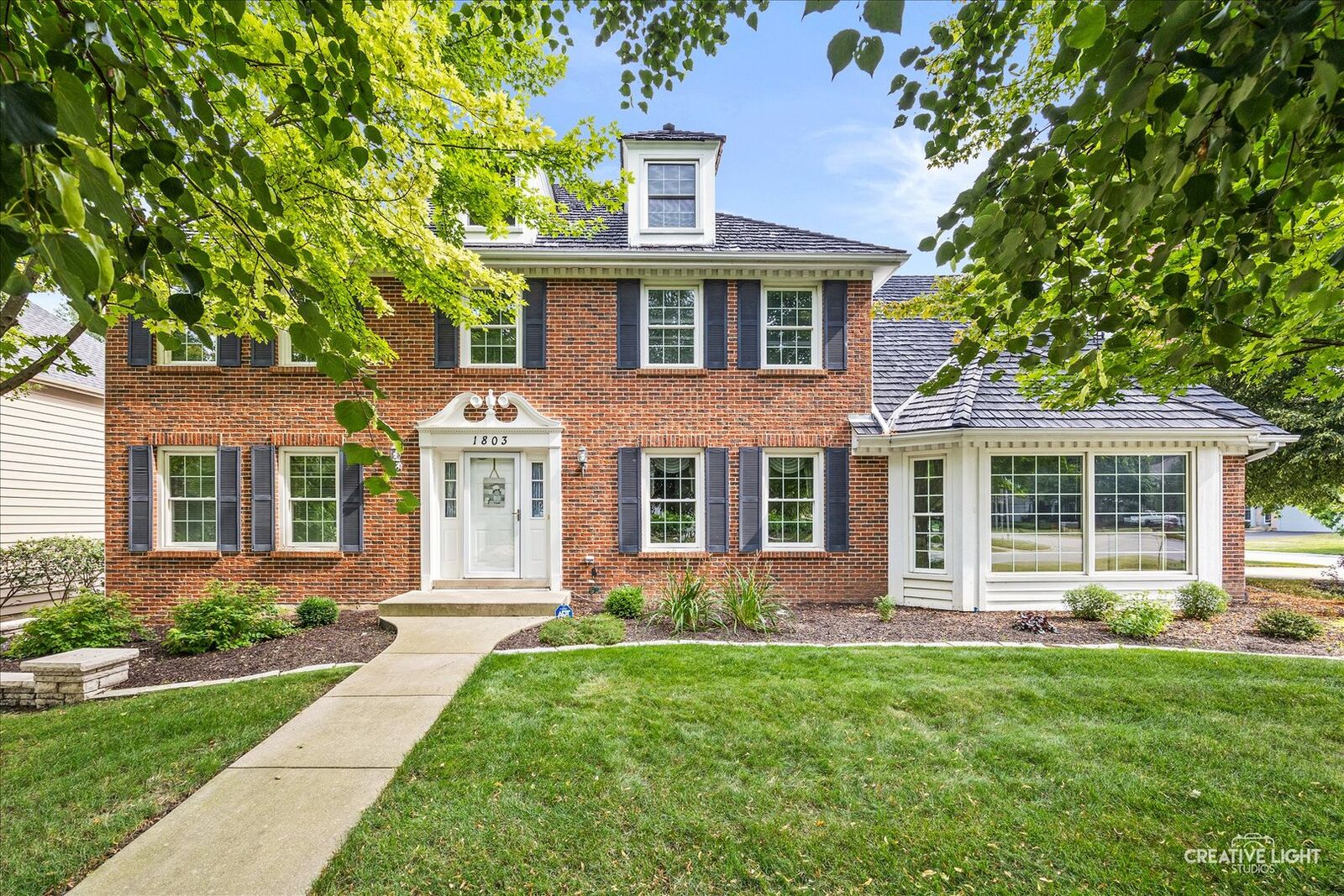 Property Photo: 1803 River Ridge Circle IL 60565