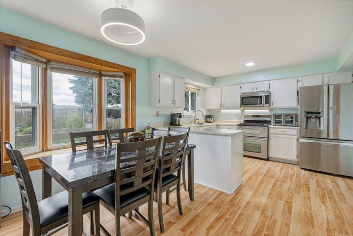 Property Photo: 1311 Trinity Drive IL 60188
