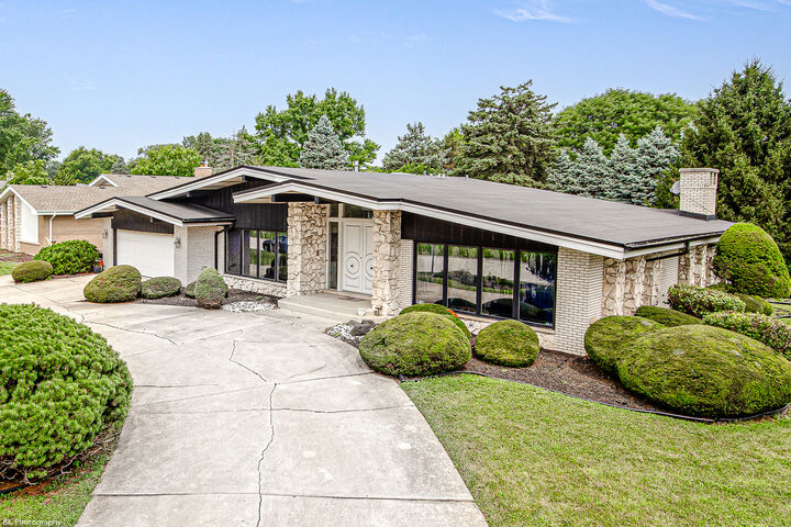 Property Photo:  12138 S Cheyenne Drive  IL 60463 