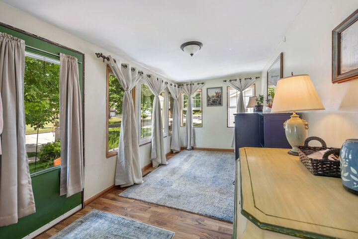 Property Photo:  242 E Jefferson Avenue  IL 60140 