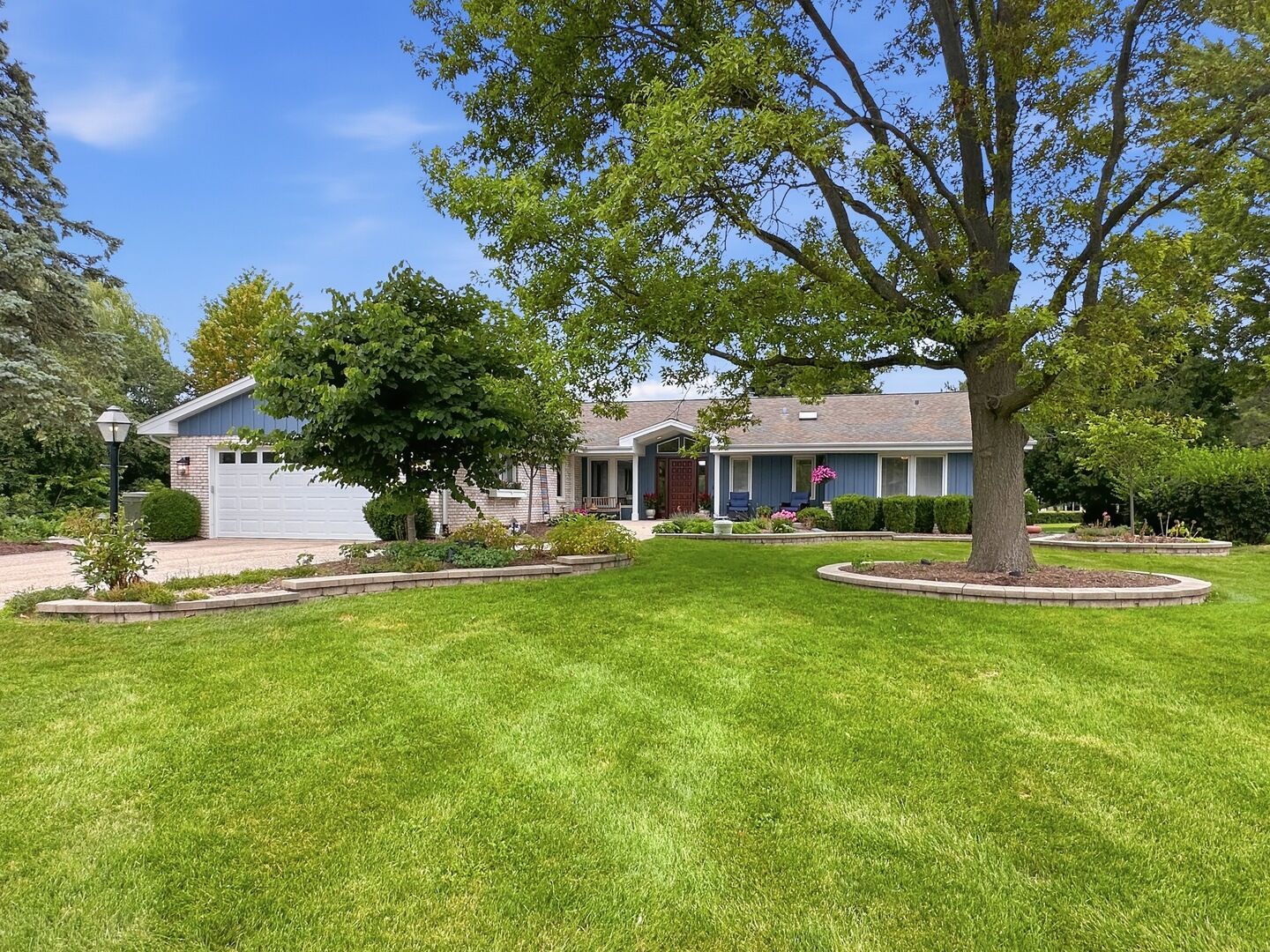 Property Photo: 1110 Lake Shore Drive N IL 60010