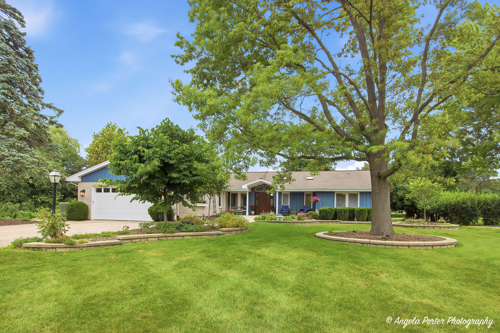 Property Photo: 1110 Lake Shore Drive N IL 60010