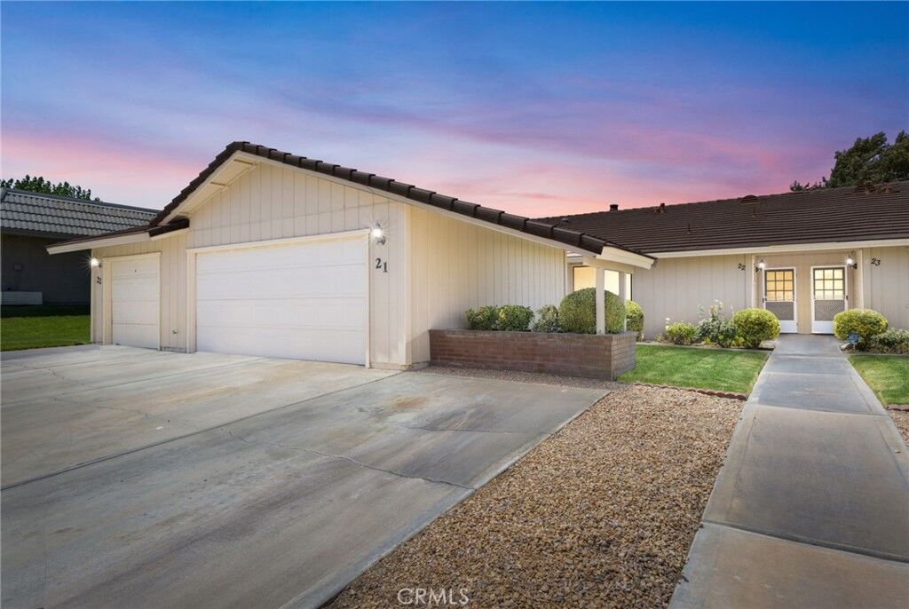 Property Photo: 27535 Lakeview 21 CA 92342