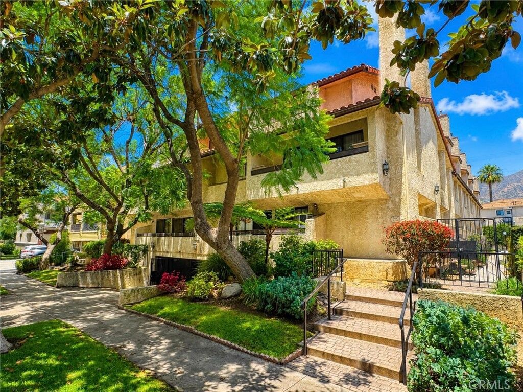 Property Photo:  543 W Stocker Street 5  CA 91202 