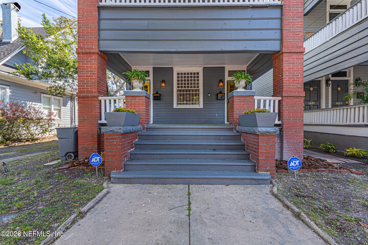 Property Photo: 1627-1629 Laura Street FL 32206