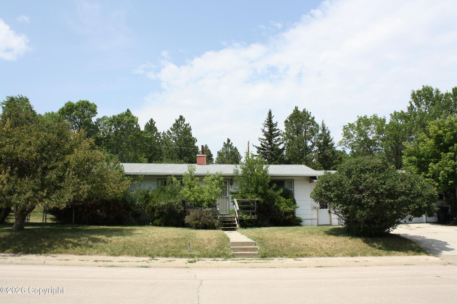 Property Photo:  405 W Hillcrest St -  WY 82729 