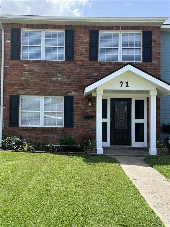 Property Photo: 71 New England Court LA 70053