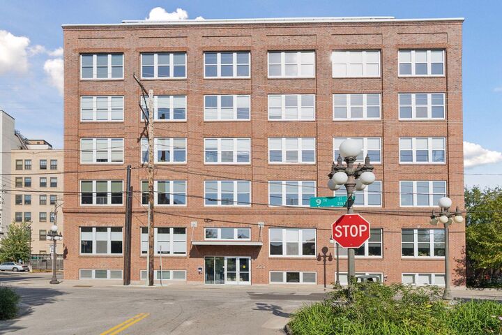 Property Photo: 225 9th Street E 304 MN 55101