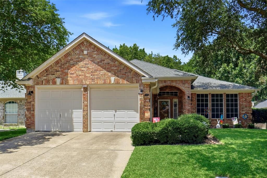Property Photo:  3127 Watercress Circle  TX 76012 