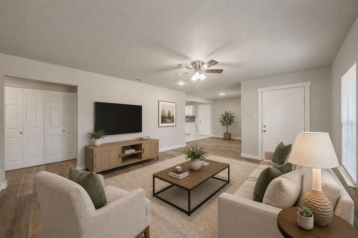 Property Photo:  5558 Meadowbrook Drive  TX 76112 