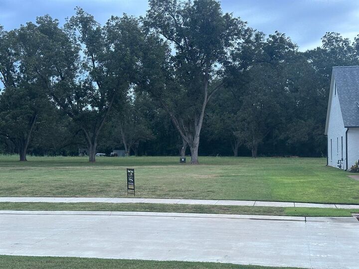 Property Photo:  0 Cross Ridge Court Lot #156  LA 71106 