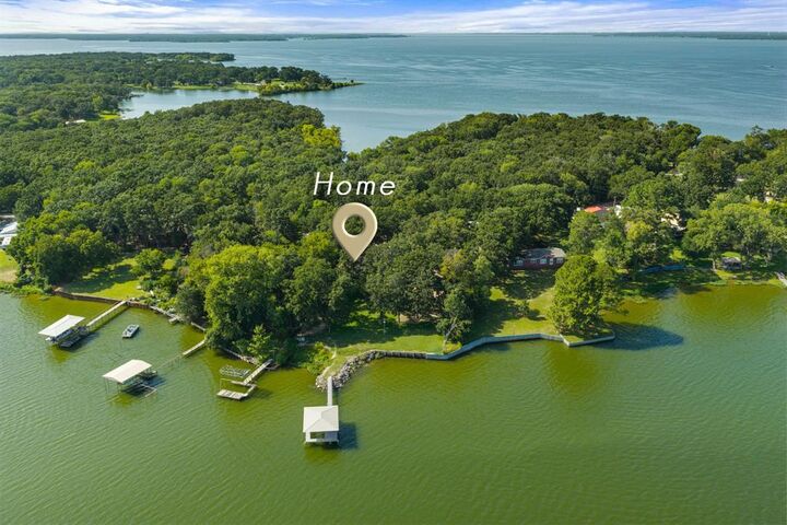 Property Photo:  3935 Autumn Point Drive  TX 75169 