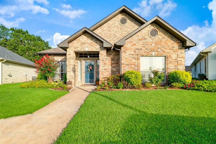 Property Photo:  4250 Primrose Lane  TX 75462 