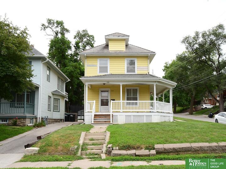 Property Photo: 937 S 38 Avenue NE 68105
