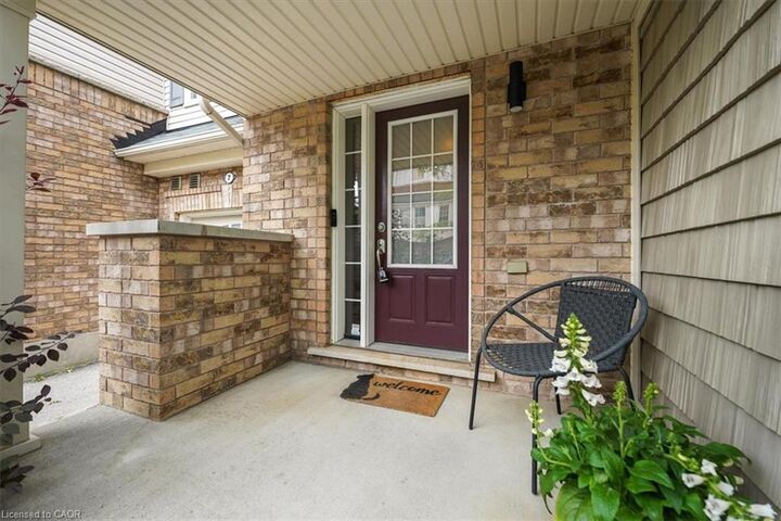 Property Photo:  7 Sirente Drive 7  ON L9A 0B4 