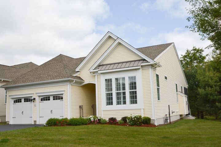 Property Photo:  14 Hartshorne Way 14  MA 01844 