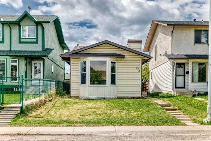 323 Falwood Way NE — photo 1