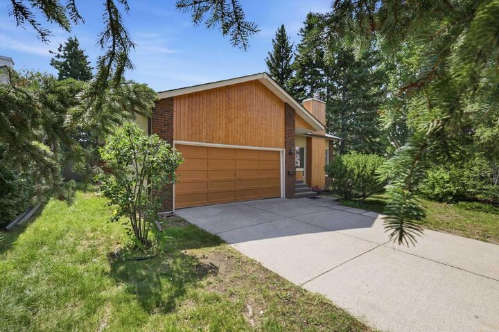 Property Photo: 416 Brookpark Drive SW AB T2W 3N7