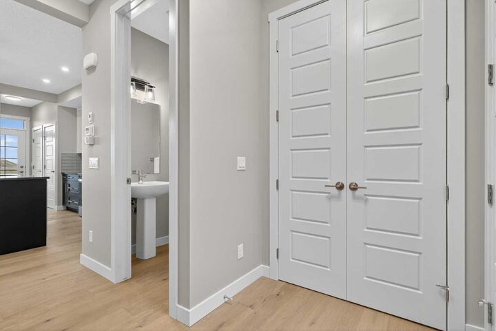Property Photo: 120 Southbow Avenue AB T4C 2S6