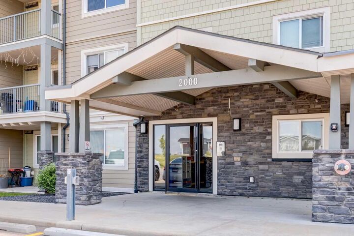 Property Photo:  181 Skyview Ranch Manor NE 2109  AB T2N 0V2 
