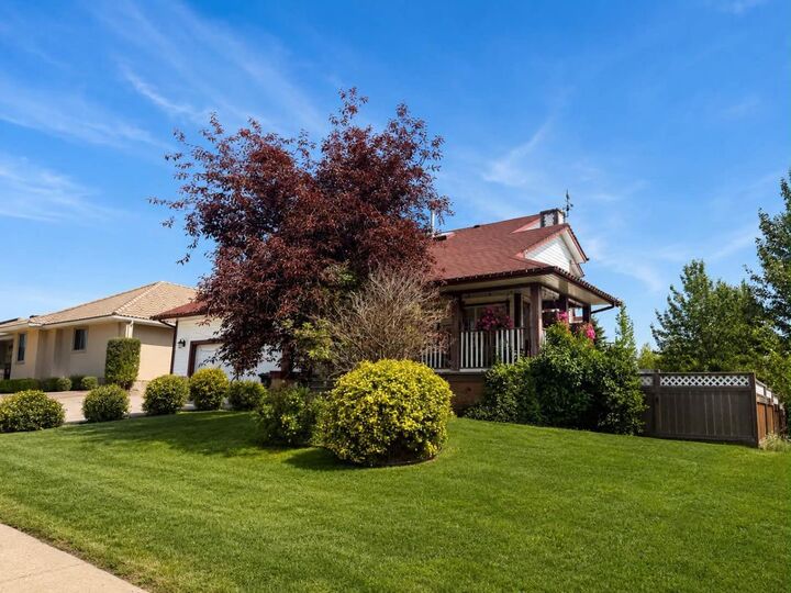 Property Photo: 9337 Berge Drive AB T0E 0Y0