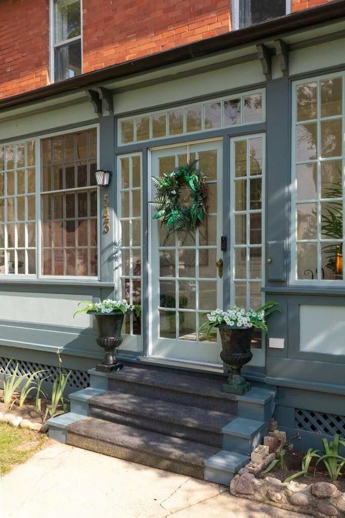 Property Photo:  543 Cambridge Street SE  AB T1A 0T3 