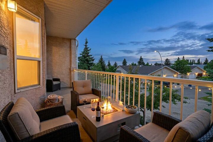 Property Photo:  72 Sierra Morena Green SW  AB T3H 3E5 