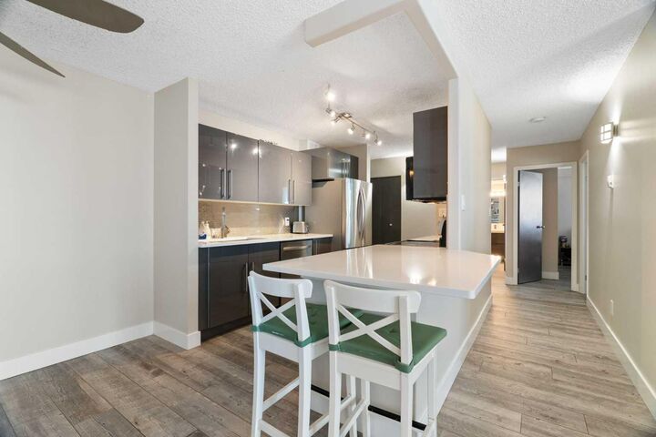 Property Photo:  111 14 Avenue SE 412  AB T2G 4Z8 